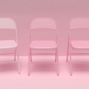 Das Dilemma des Mittelmanagement - zwischen allen Stühlen. Middlemanager unter Druck.