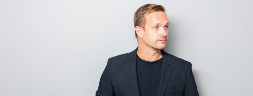 Führungskraft nachdenklich – Karrierecoaching bei Jobverlust