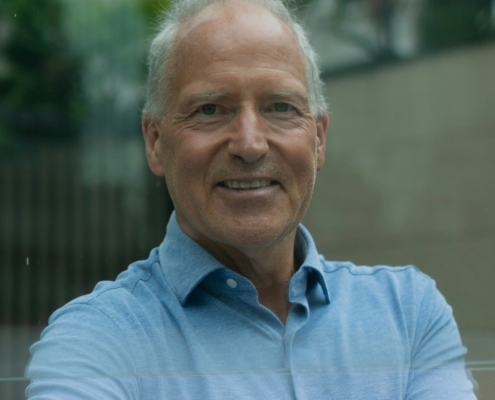 Babyboomer gehen nicht, weil sie müde sind. Sie gehen, weil wir sie nicht halten. Warum verlassen Babyboomer den Arbeitsmarkt wirklich? Zahlen, Hintergründe und konkrete Maßnahmen für Betroffene, Führungskräfte und HR, damit wertvolle Erfahrung im Unternehmen bleibt.