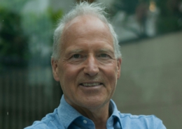 Babyboomer gehen nicht, weil sie müde sind. Sie gehen, weil wir sie nicht halten. Warum verlassen Babyboomer den Arbeitsmarkt wirklich? Zahlen, Hintergründe und konkrete Maßnahmen für Betroffene, Führungskräfte und HR, damit wertvolle Erfahrung im Unternehmen bleibt.