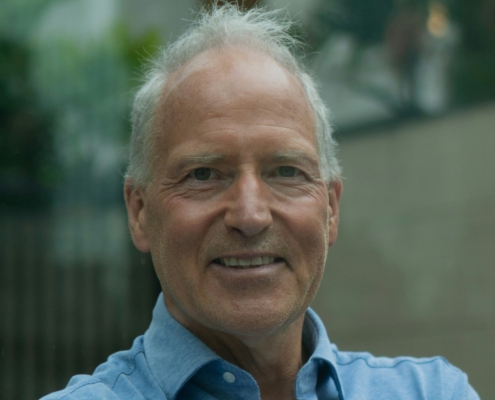 Babyboomer gehen nicht, weil sie müde sind. Sie gehen, weil wir sie nicht halten. Warum verlassen Babyboomer den Arbeitsmarkt wirklich? Zahlen, Hintergründe und konkrete Maßnahmen für Betroffene, Führungskräfte und HR, damit wertvolle Erfahrung im Unternehmen bleibt.